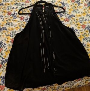 Sleeveless choker style blouse